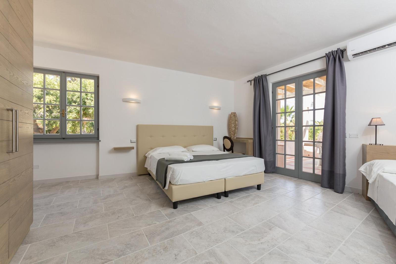 Hotel Delfino Procchio  Exteriör bild