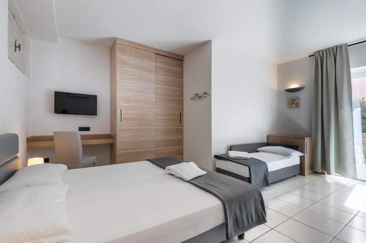 Hotel Delfino Procchio  Exteriör bild